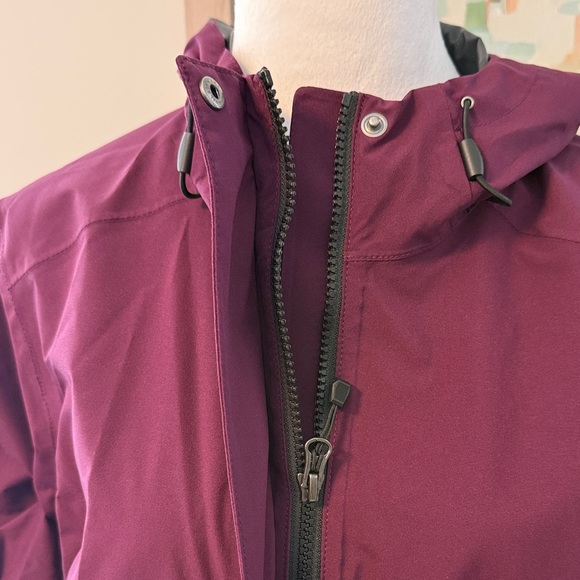 NWT 🌸 Eddie Bauer Women's Deep Purple Rain Jacket Size Large - Picture 2 of 10